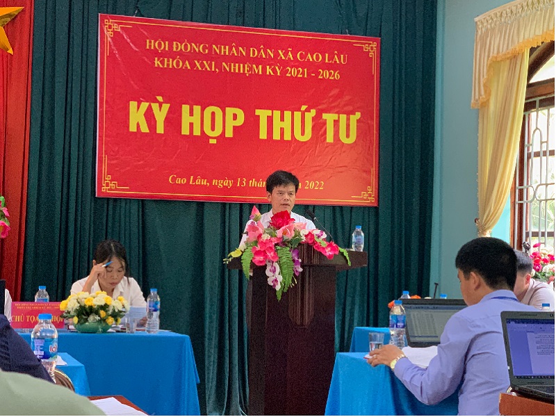 Đồng chí Liễu Văn Chiến – Ủy viên BTV Huyện ủy, Trưởng Ban tổ chức huyện ủy phát biểu tại kỳ họp