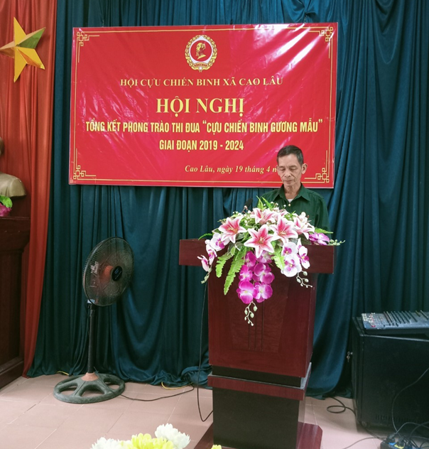 Đồng chí Hoàng Tiến Thụ - Hội viên Hội CCB xã phát biểu tại Hội nghị.
