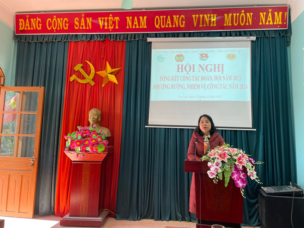 Đồng chí Triệu Thu Lương – Phó Chủ tịch Hội Nông dân huyện phát biểu tại Hội nghị tổng kết năm 2023.